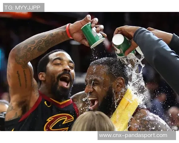 骑士与勇士首场对决高清回放精彩瞬间解析与赛后评论